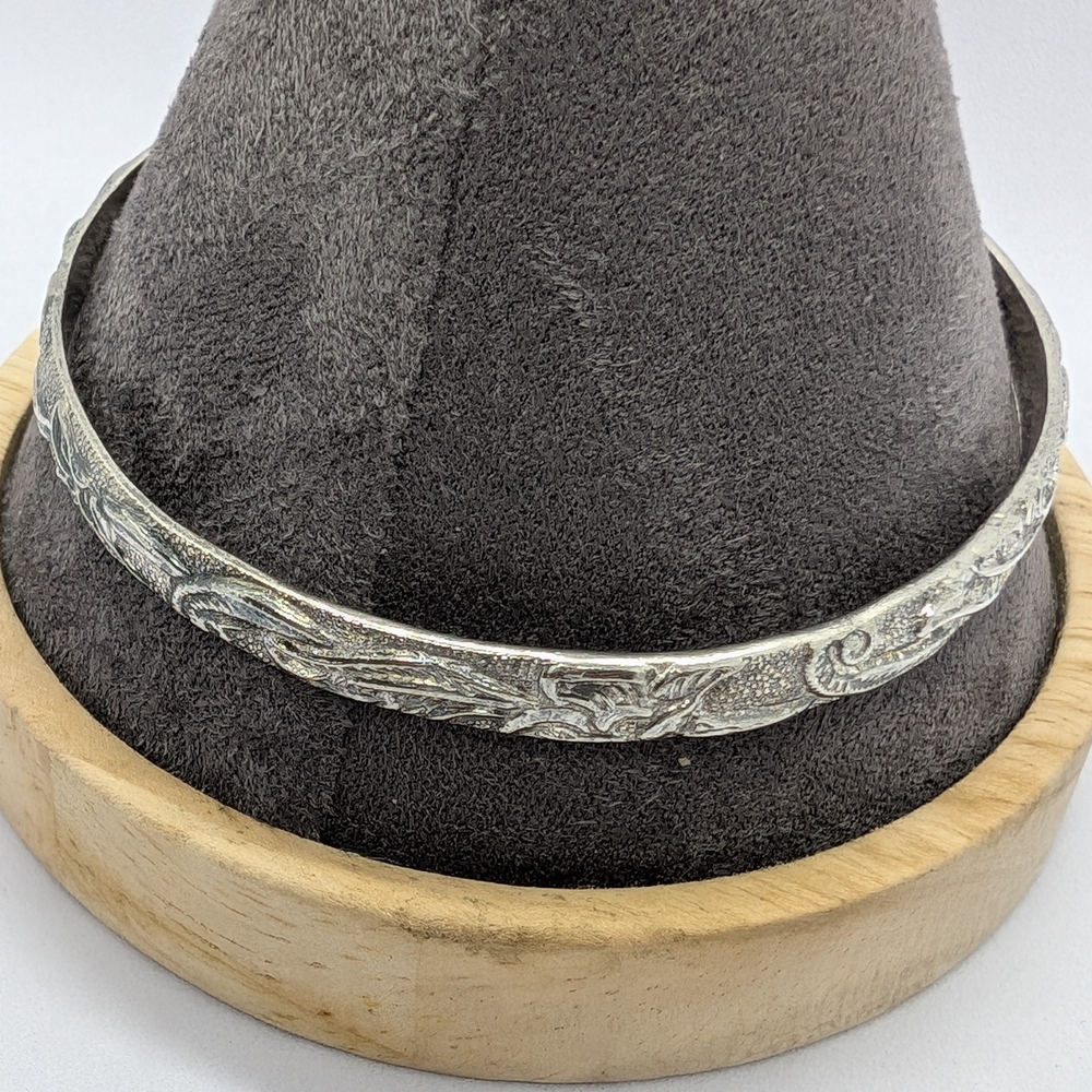 Mexico Silver Bangle With Leaf Design - Picture 7 of 12